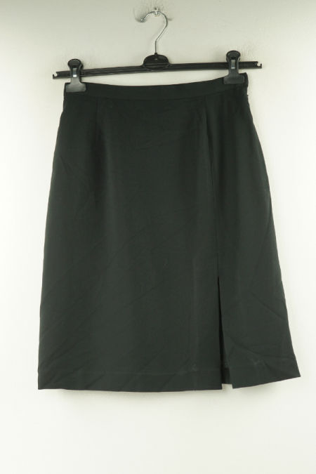 Spódnica czarna z rozporkiem