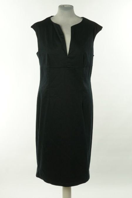 Sukienka czarna z dekoltem V