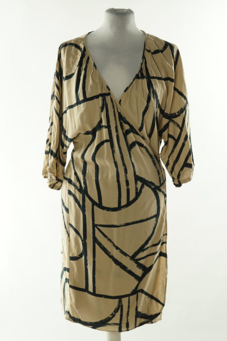 Sukienka kopertowa beżowa w czarny wzór