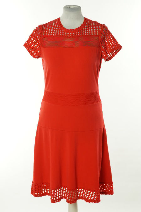 Sukienka czerwona z ażurową wstawką