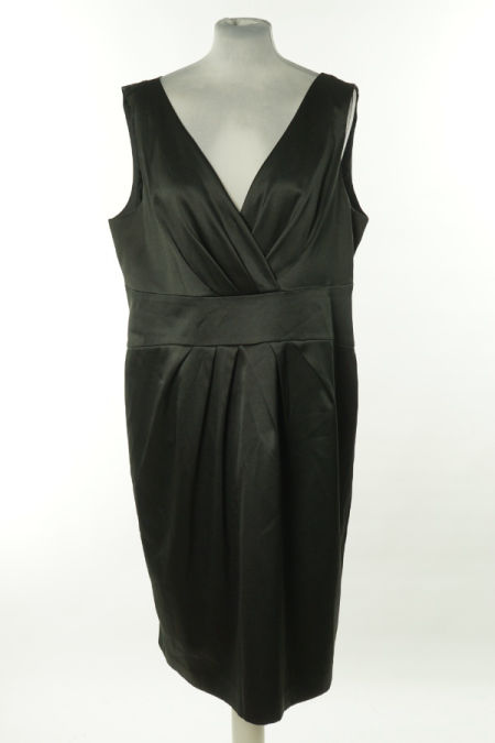 Sukienka czarna z dekoltem V