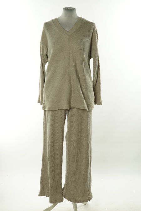 Komplet beżowy prążkowany