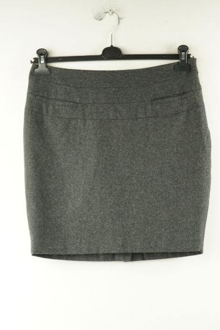 Spódniczka szara z kieszeniami 