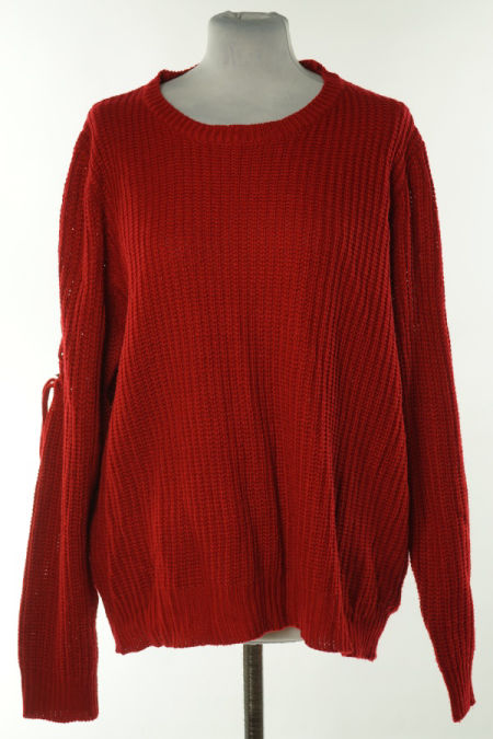 Sweter czerwony ze sznurowaniem