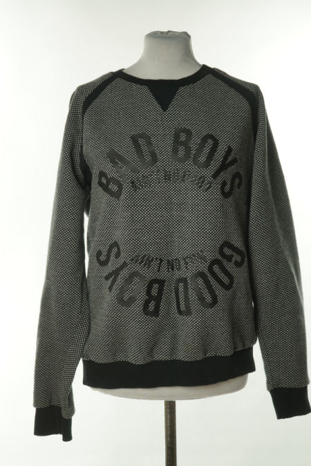 Bluza czarno - biała z napisami