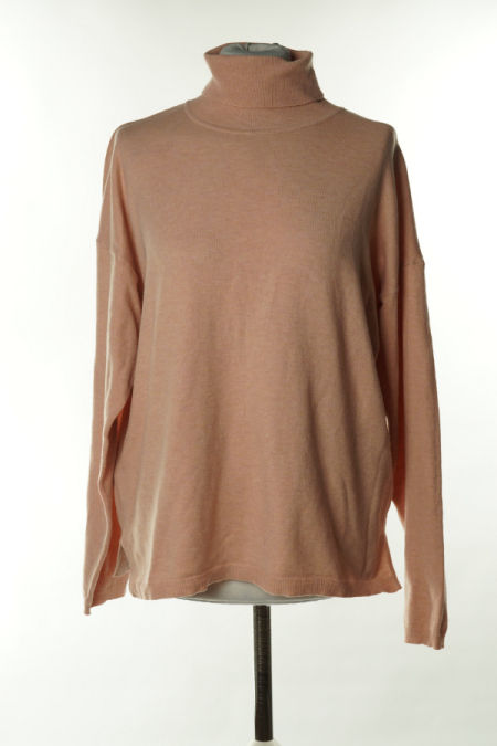 Sweter różowy golf