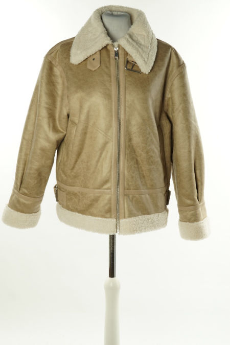 Kurtka beżowa z misiem