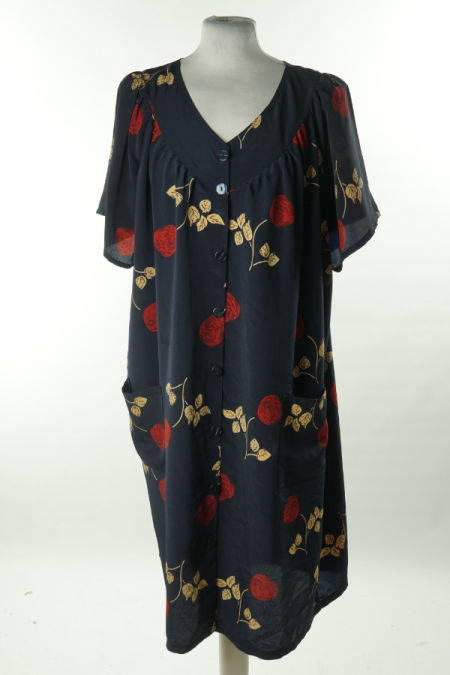 Sukienka granatowa w beżowo-czerwone kwiaty