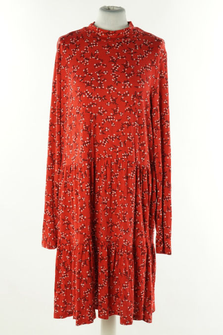 Sukienka czerwona w kwiatki