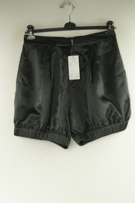 Krótkie spodenki materiałowe czarne