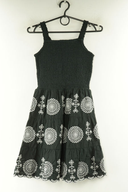 Sukienka czarna na ramiączkach