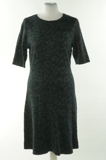 Sukienka czarna sweterkowa z zieloną połyskującą nitką