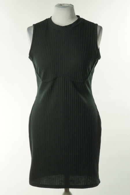 Sukienka czarna prążkowana