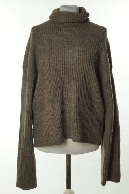 Golf brązowy prążkowany