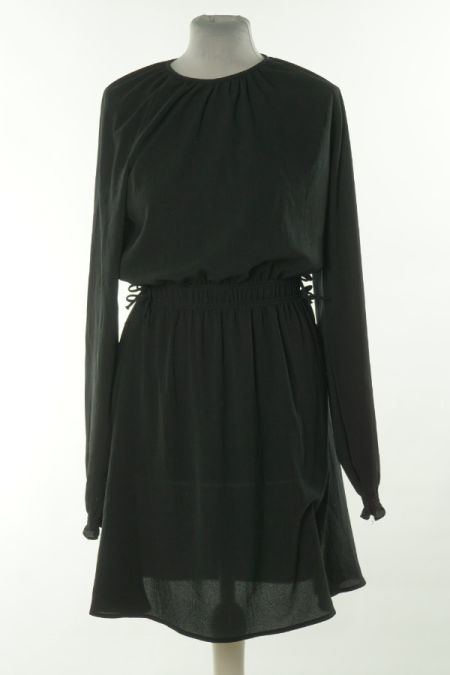 Sukienka czarna z gumką w talii