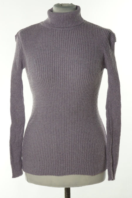 Sweter fioletowy golf