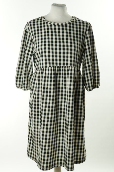 Sukienka biało-czarna w kratkę