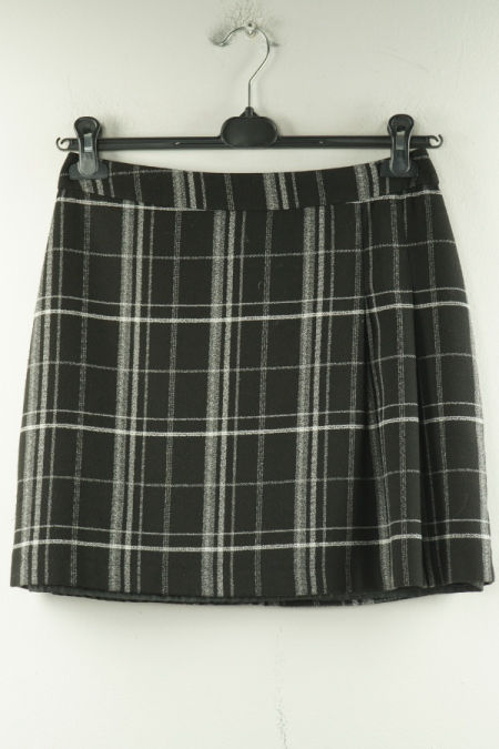 Spódnica czarna w białą kratkę 
