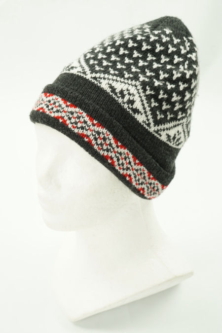 Czapka szara w białe wzory