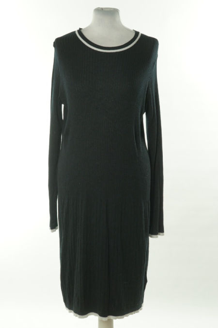 Sukienka czarna sweterkowa