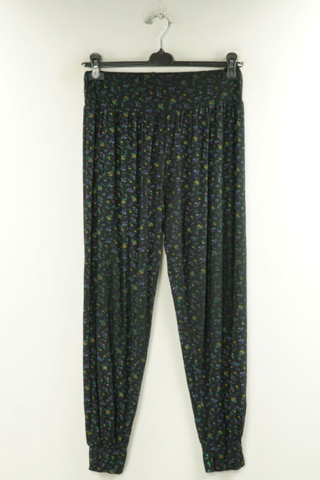 Spodnie czarne w drobne kwiatki