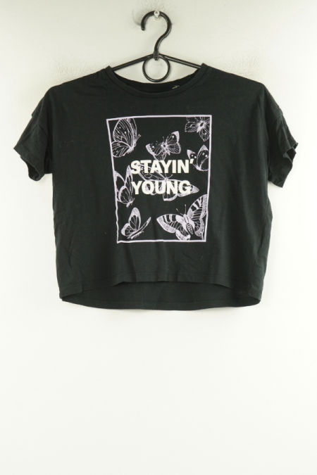 Bluzka czarna z napisem i nadrukiem motyli