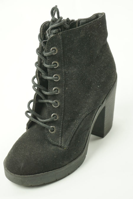 Botki czarne na słupku