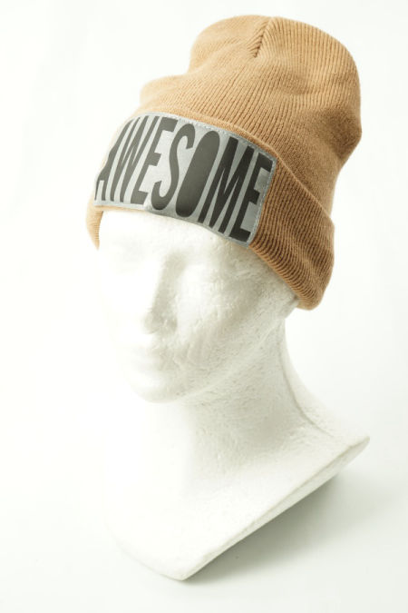 Czapka karmelowa napis