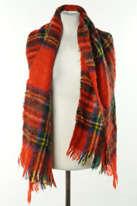 Szal czerwony w kratkę