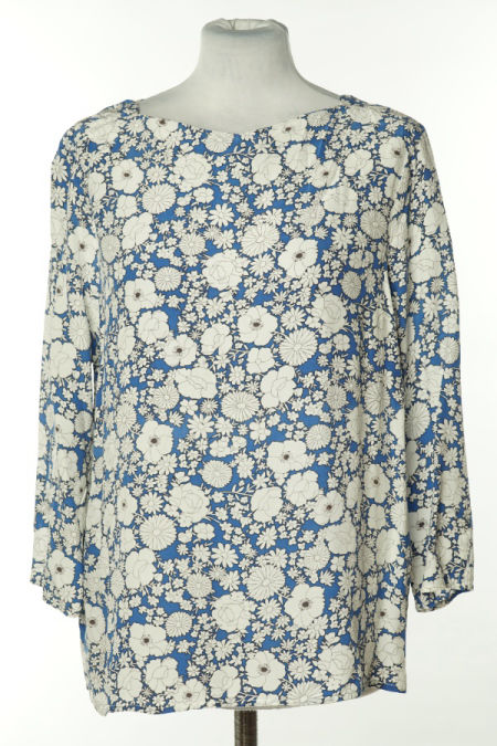 Bluzka niebieska w białe kwiaty