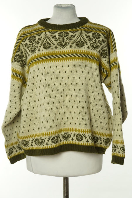 Sweter beżowy wzorzysty