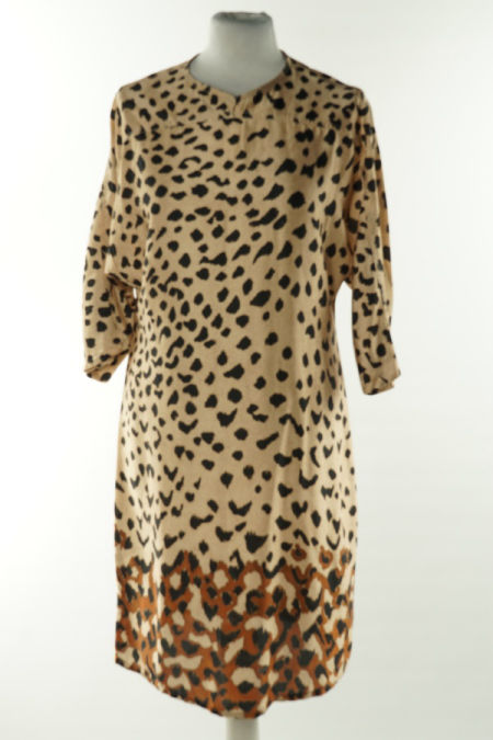 Sukienka beżowa w czarne cętki