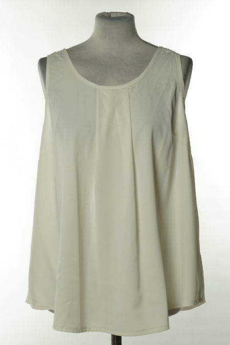 Bluzka biała z ażurową wstawką