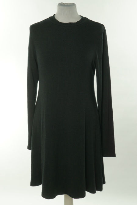Sukienka czarna sweterkowa
