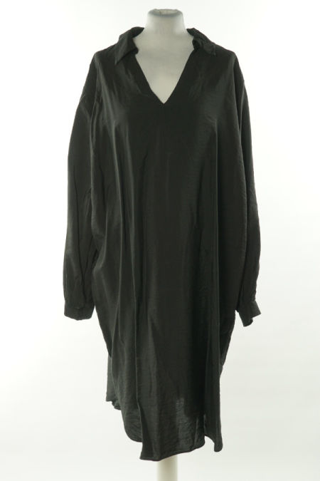 Sukienka czarna koszulowa