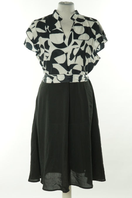 Sukienka biało-czarne wzorzysta