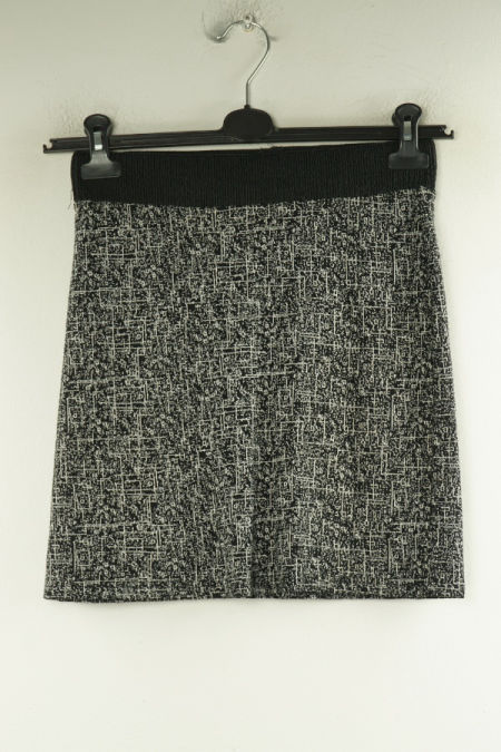 Spódnica czarna w białe ciapki