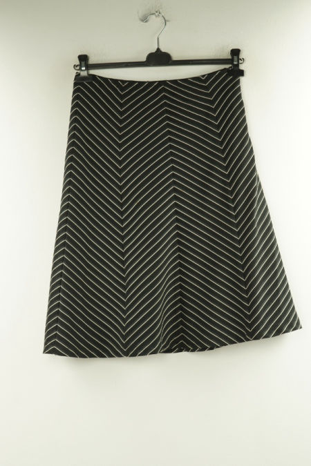 Spódnica czarna w białe paski