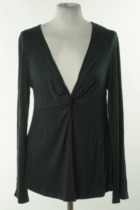 Bluzka czarna z dekoltem V