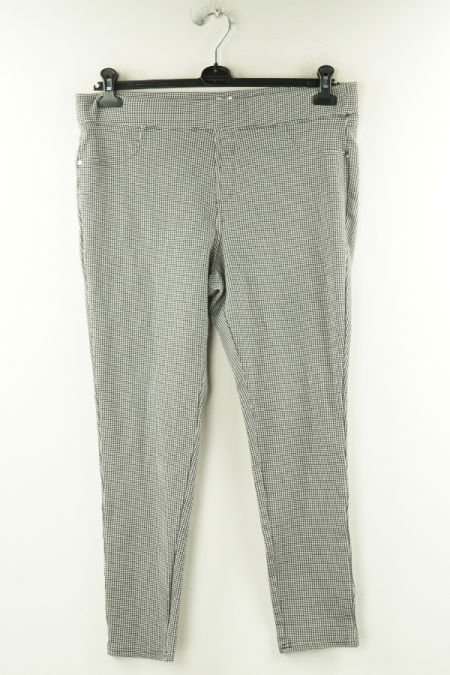 Spodnie biało - czarne pepitka