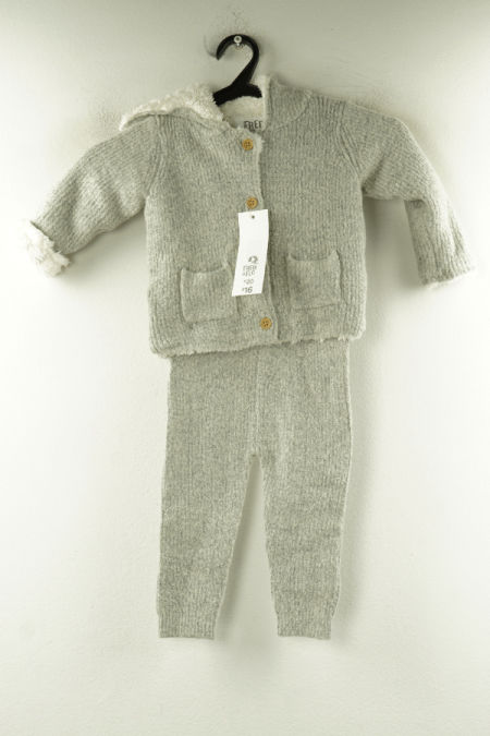 Komplet sweterkowy szary ocieplany misiem (sweter i spodnie)